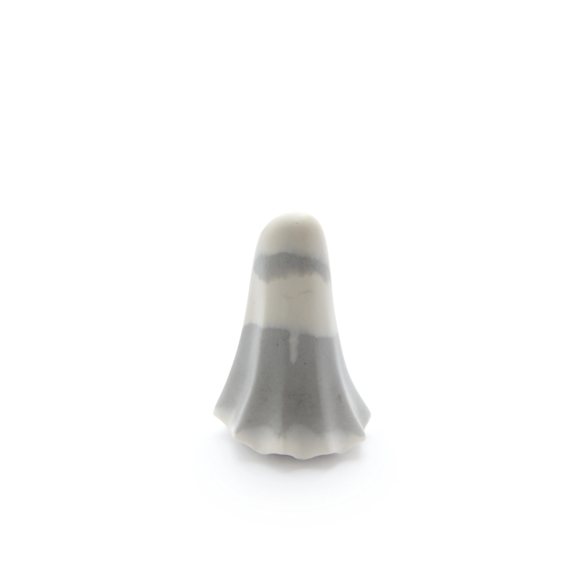 Aurelith HG-0005-05-26 Spectre ghost rear view, Grey & White form from Moonlit Hall, House of Ghosts archive record