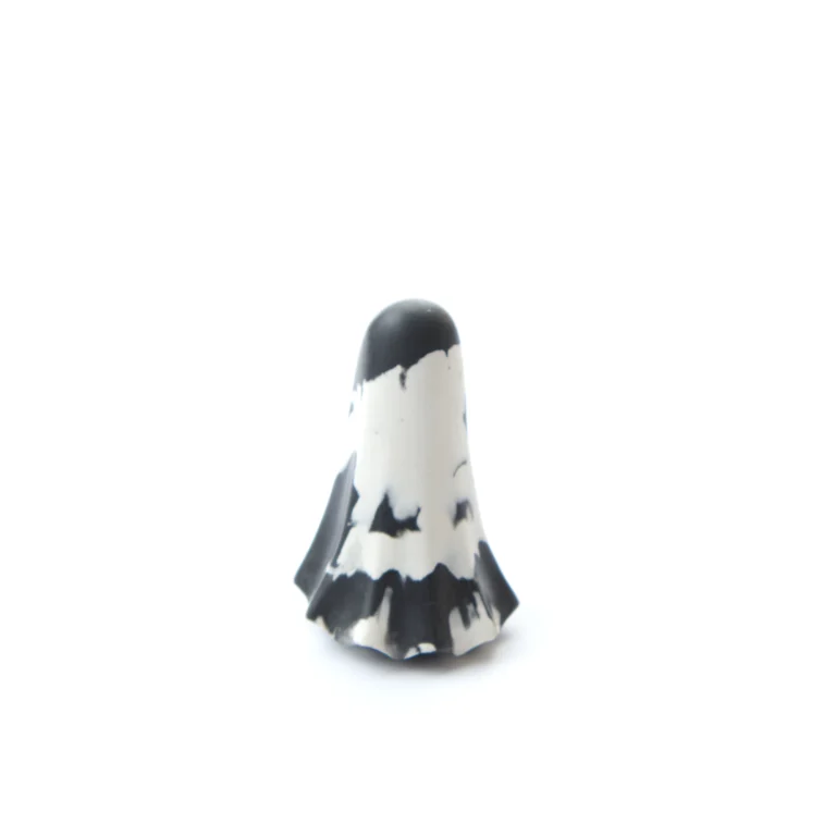 Orynth HG-0003-05-26 Ghostling ghost rear view, Black & White form from the Wanderers Gallery, House of Ghosts archive record